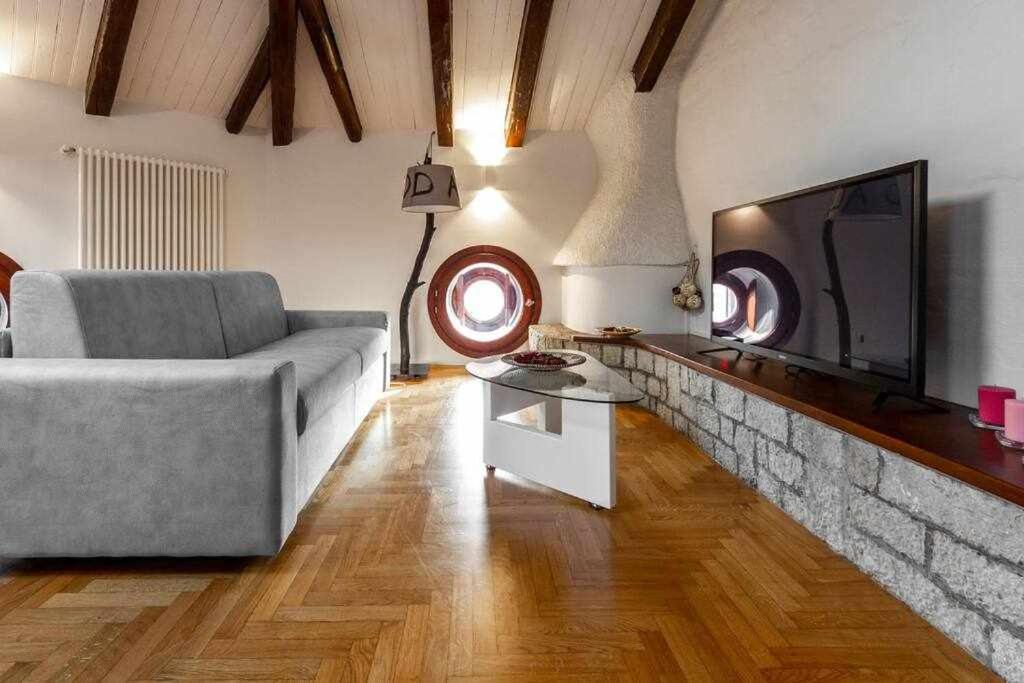 Attic Floor Venice Apartment เมสเตร ภายนอก รูปภาพ